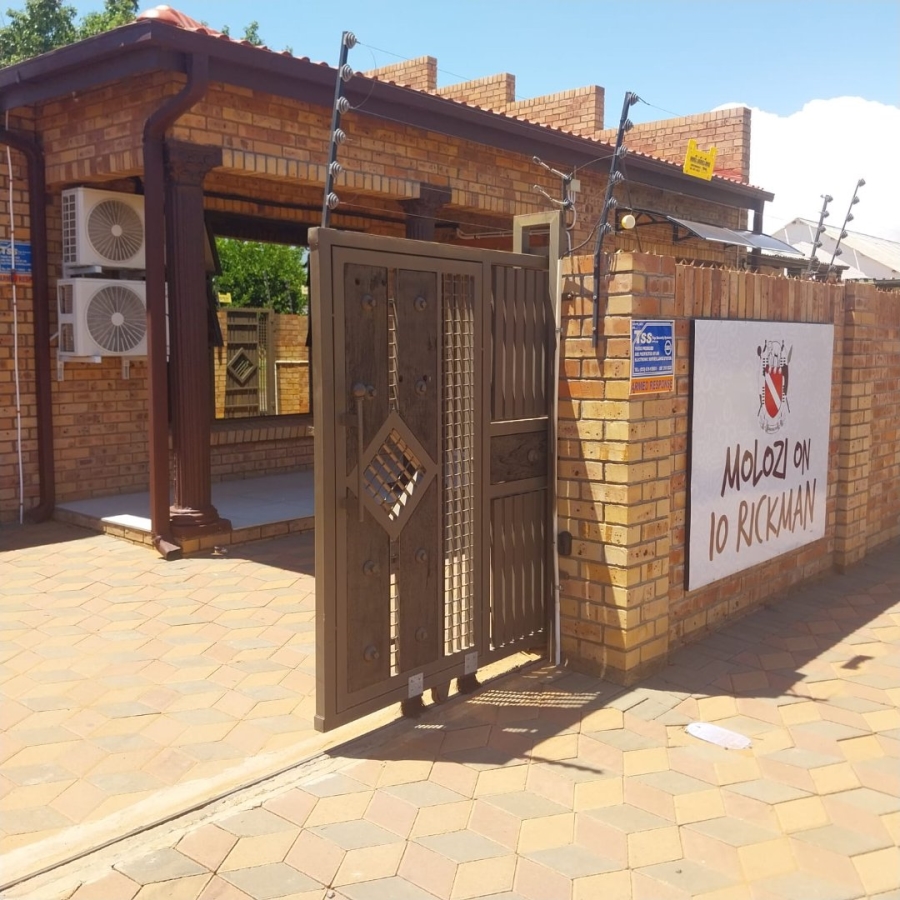 4 Bedroom Property for Sale in Riviera Northern Cape